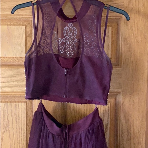 Wine colored prom dress - Picture 4 of 8